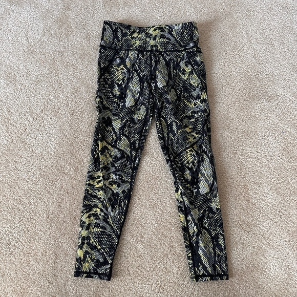 Sweaty Betty Pants - NWOT Women’s Sweaty Betty The Power Animal Print Leggings!